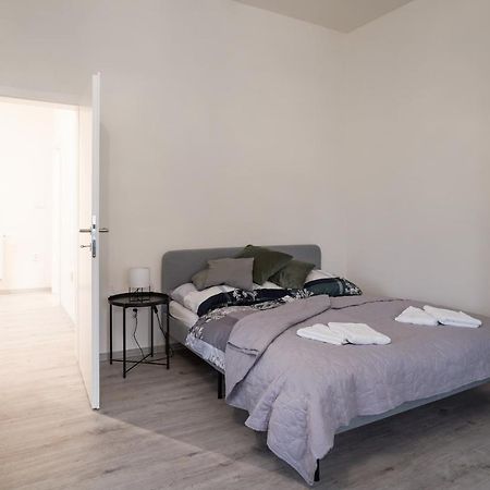 Lucy'S Apartments 奥洛穆茨 外观 照片