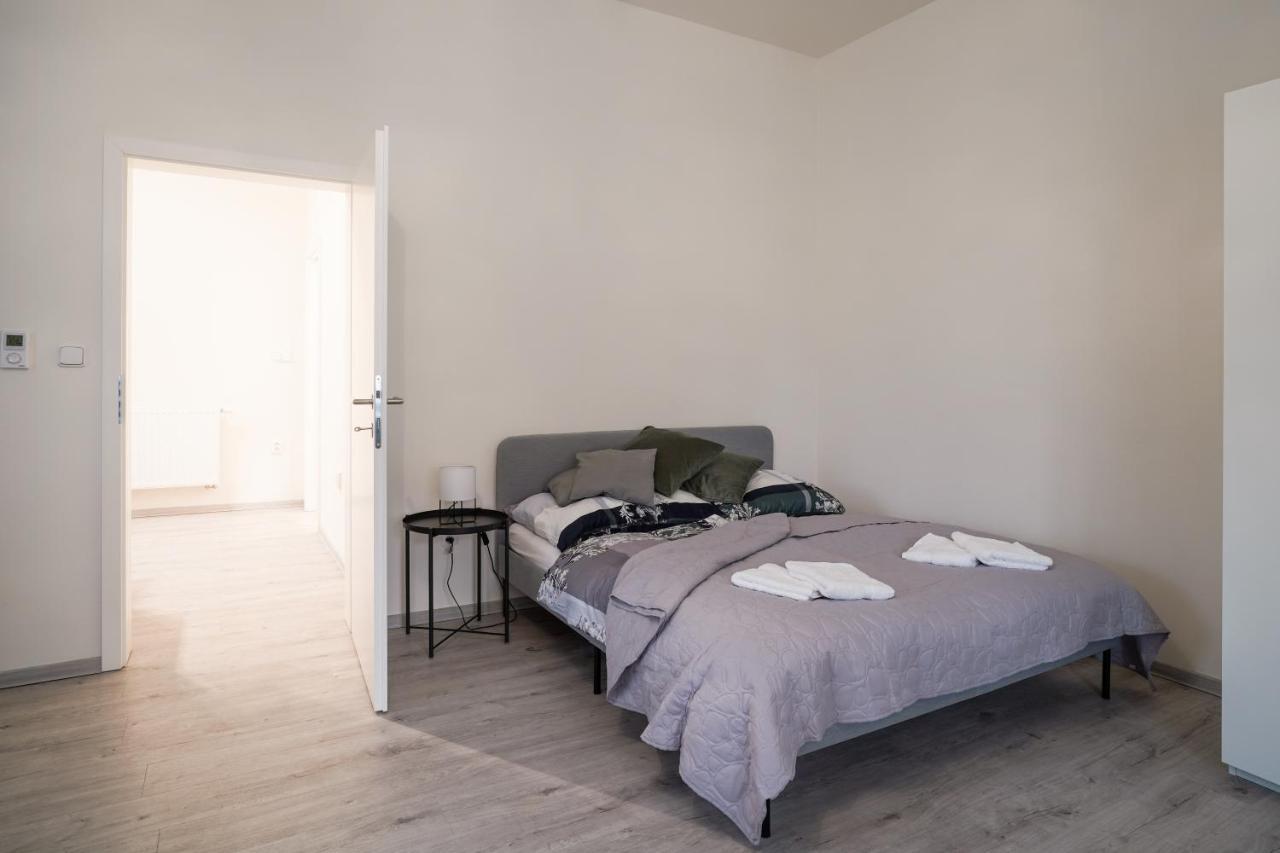 Lucy'S Apartments 奥洛穆茨 外观 照片