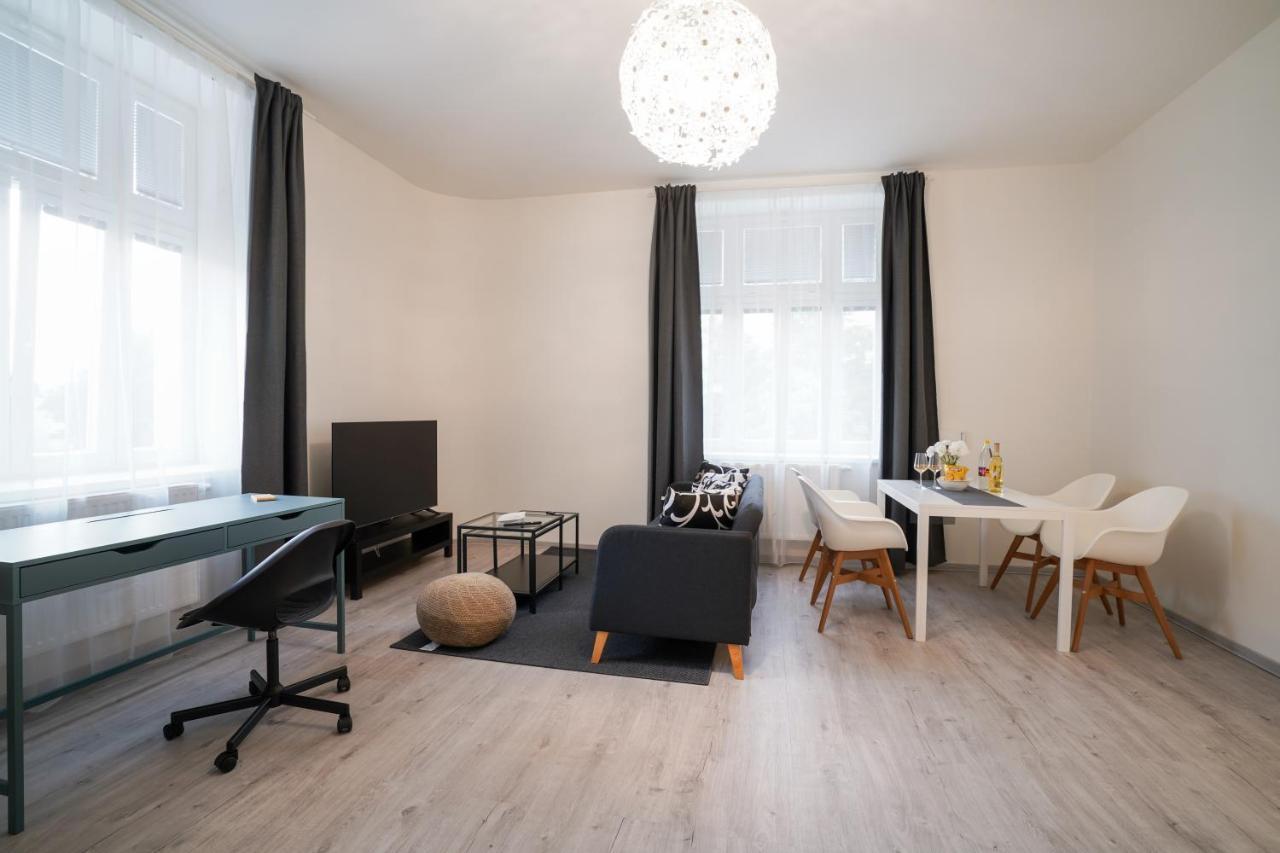Lucy'S Apartments 奥洛穆茨 外观 照片