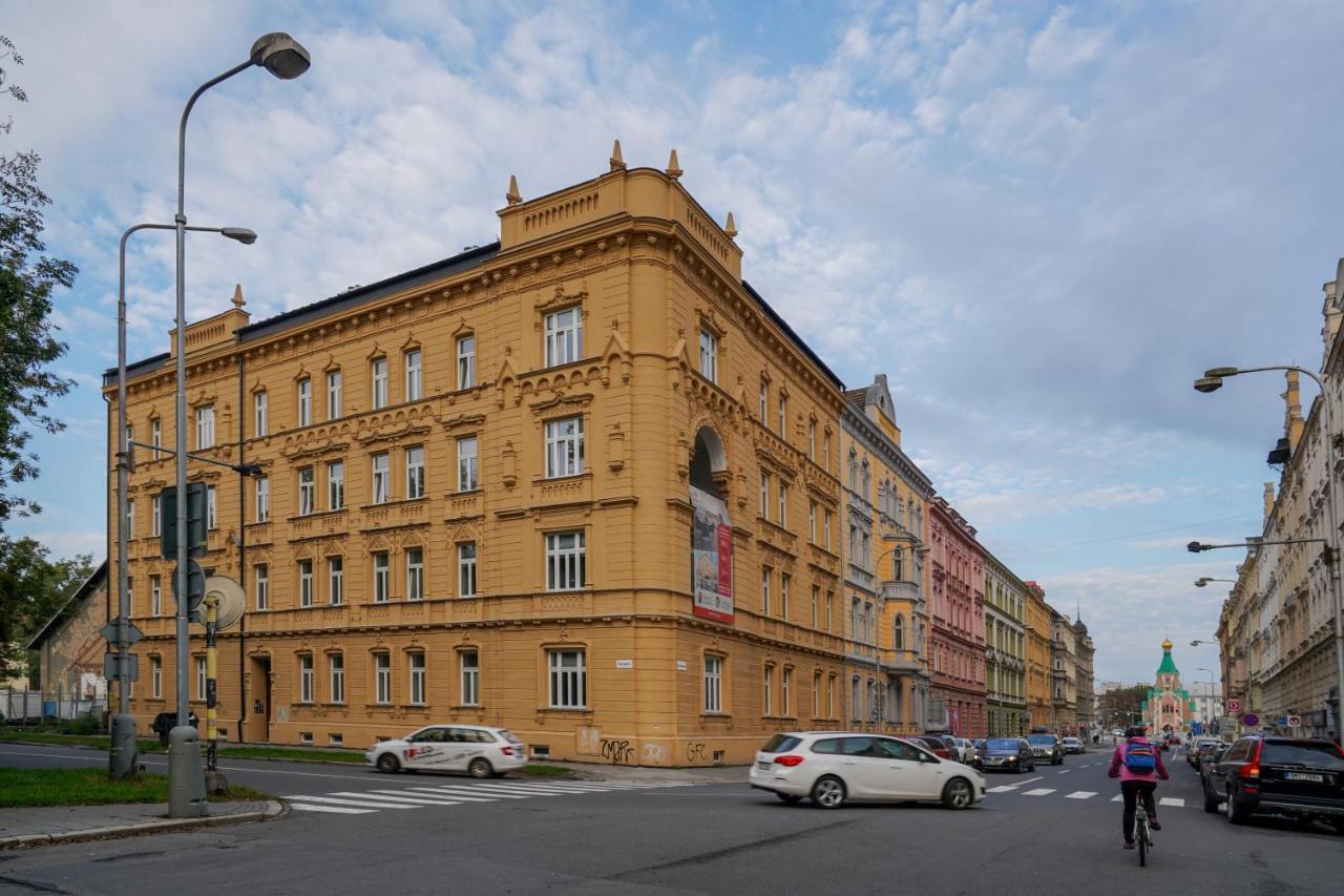 Lucy'S Apartments 奥洛穆茨 外观 照片